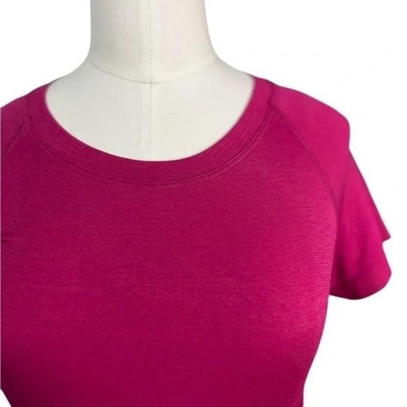 NEW Lululemon Swiftly Tech Short Sleeve Shirt Ripened Raspberry Sz 4 NWT - Picture 6 of 7